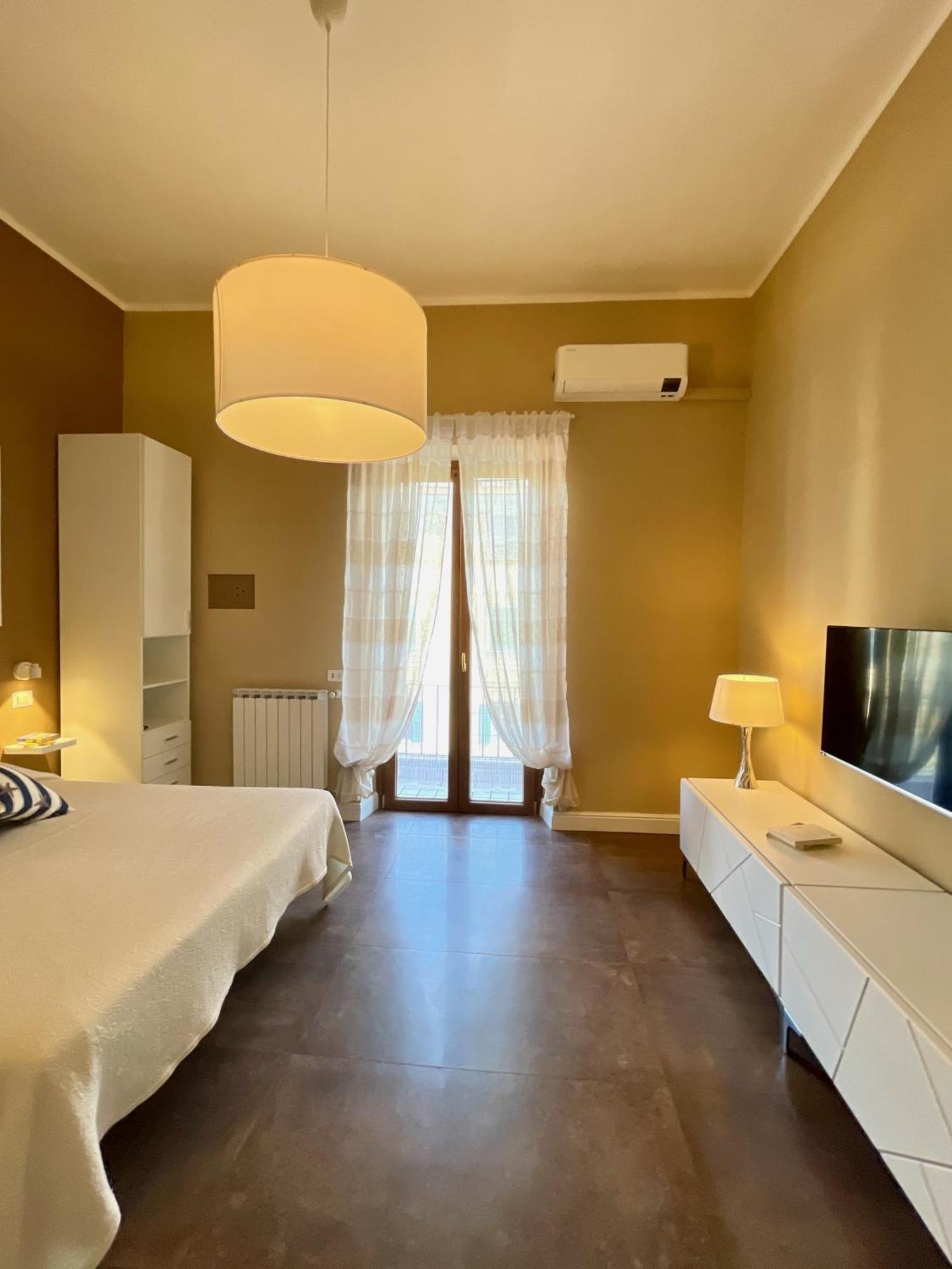 Casa Gramsci - Anzio Centro Apartment Luaran gambar