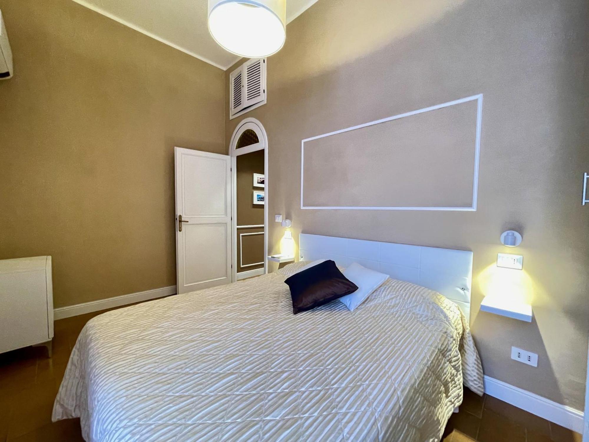 Casa Gramsci - Anzio Centro Apartment Luaran gambar