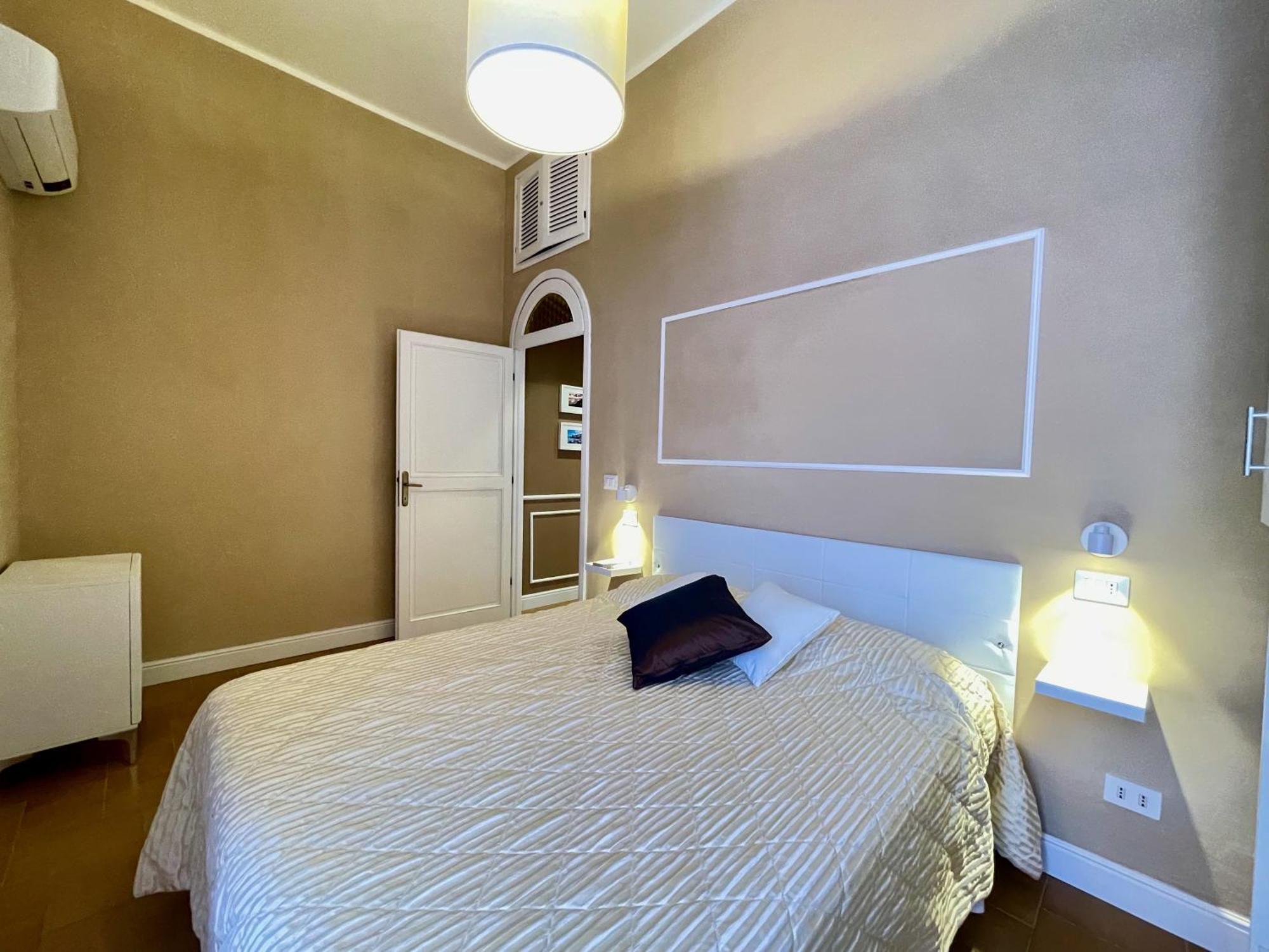 Casa Gramsci - Anzio Centro Apartment Luaran gambar